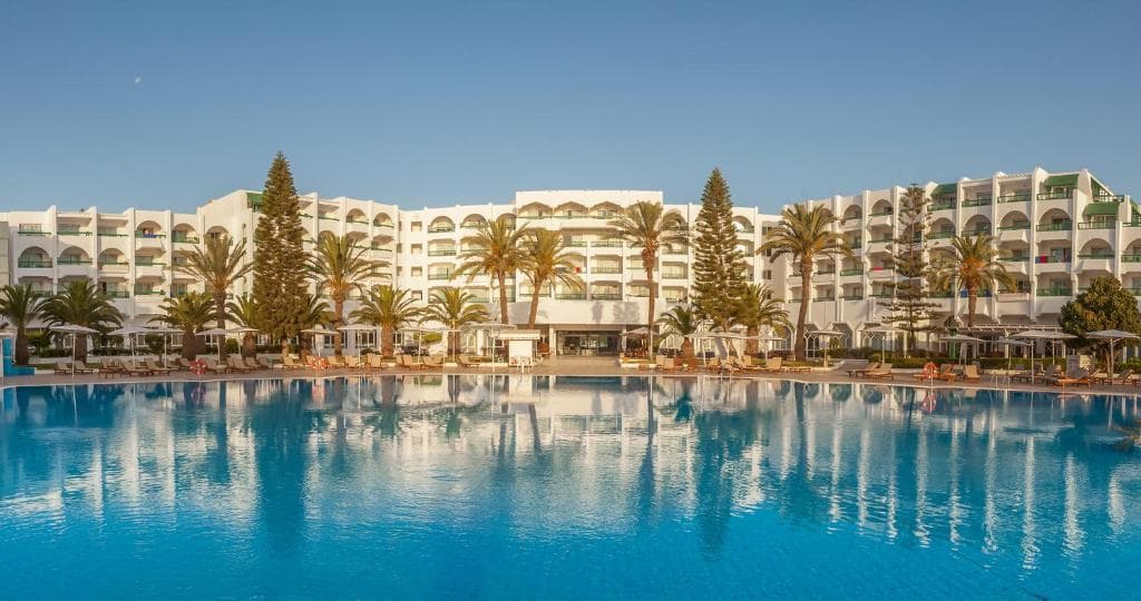 El Mouradi Palace ( Pour les couples et les familles seulement)